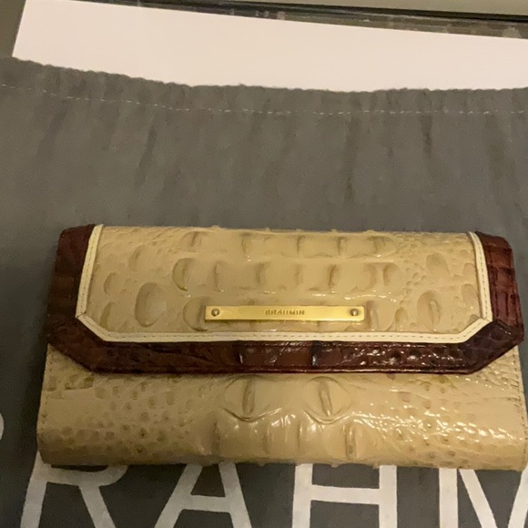 Brahmin Anywhere Tote Tri-color Vanilla Leather Handbag and Wallet - Picture 9 of 13